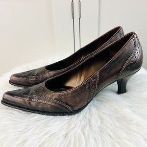 Franco Sarto Metallic Bronze Brown Pointed Toe Kitten Heels Dark Academia 6.5M